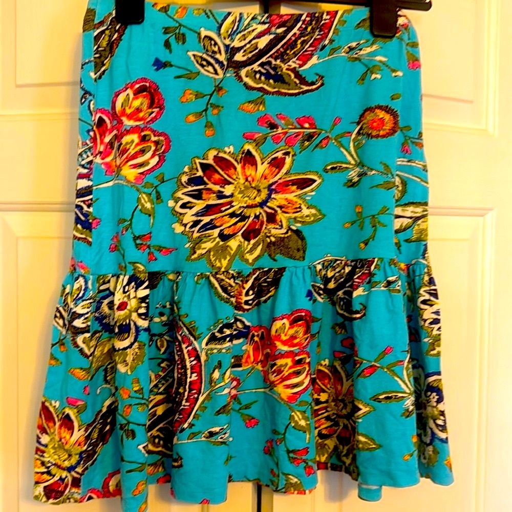 JUDY LEE COLE Beautifully made colorfully designed ruffle skirt